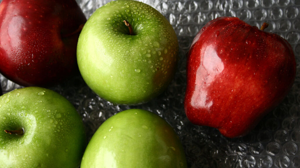 المعهد الذهبي|فواكه تساعدك على إنقاص الوزنالتفاح